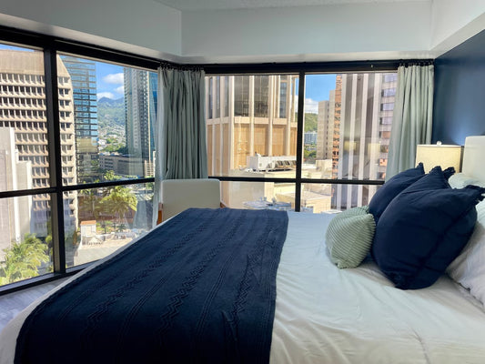 Honolulu Mountain View Condo w/ Free Parking