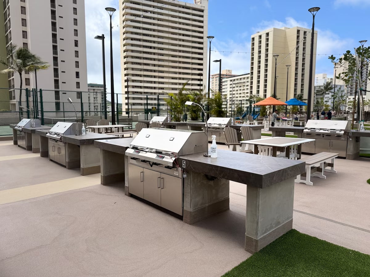 Renovated Waikiki Banyan w/ Diamond Head View