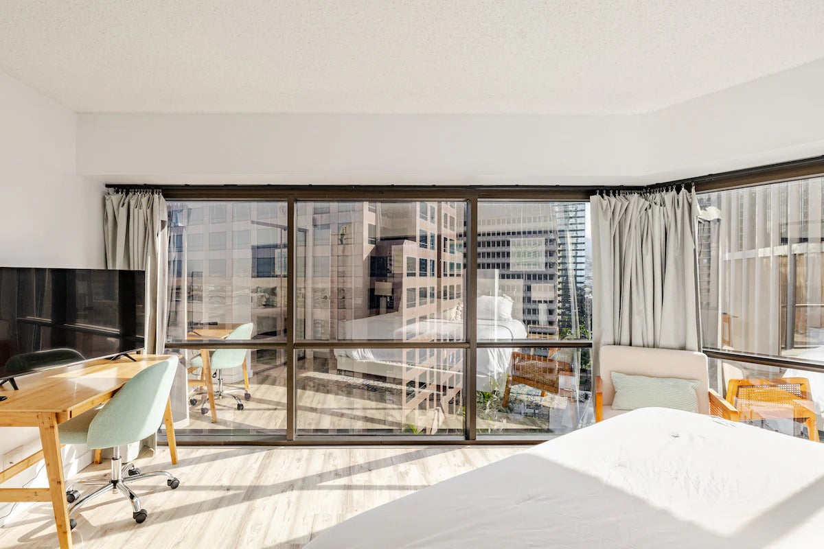 Honolulu Mountain View Condo w/ Free Parking