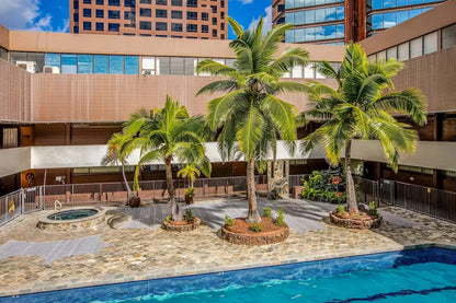 Spacious Honolulu Studio Retreat w/ Parking & AC