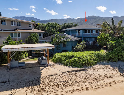 Laʻau Paina Beachfront Estate | House + Cottage