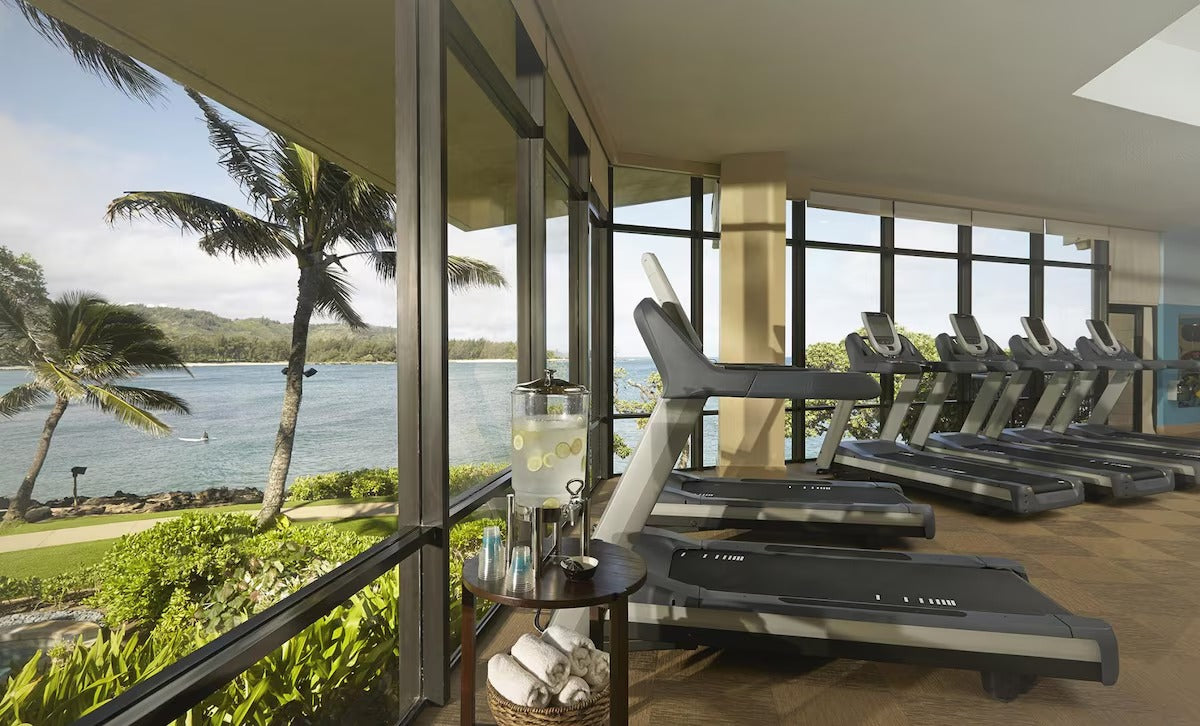 Turtle Bay Bungalow- Parking, AC & Walk to Beach