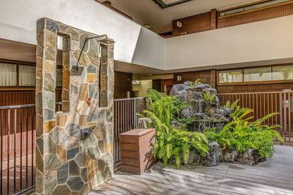 Spacious Honolulu Studio Retreat w/ Parking & AC