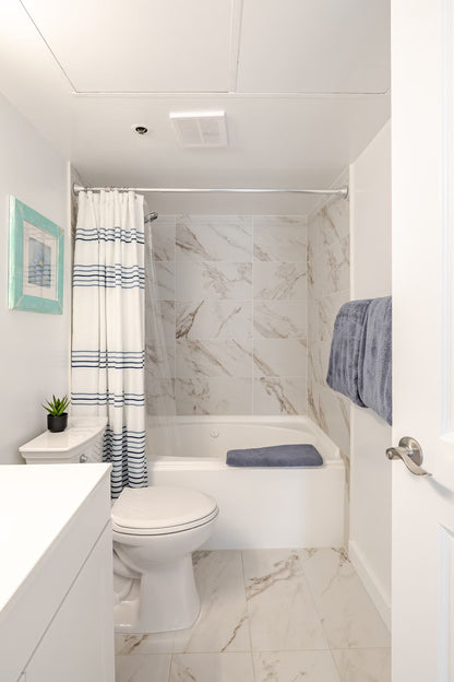 Honolulu Mountain View Condo w/ Free Parking