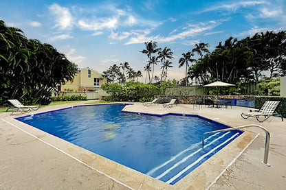 Turtle Bay Bungalow- Parking, AC & Walk to Beach