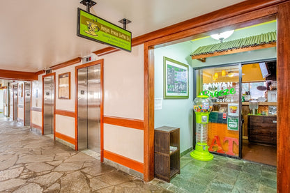 Renovated Waikiki Banyan w/ Diamond Head View