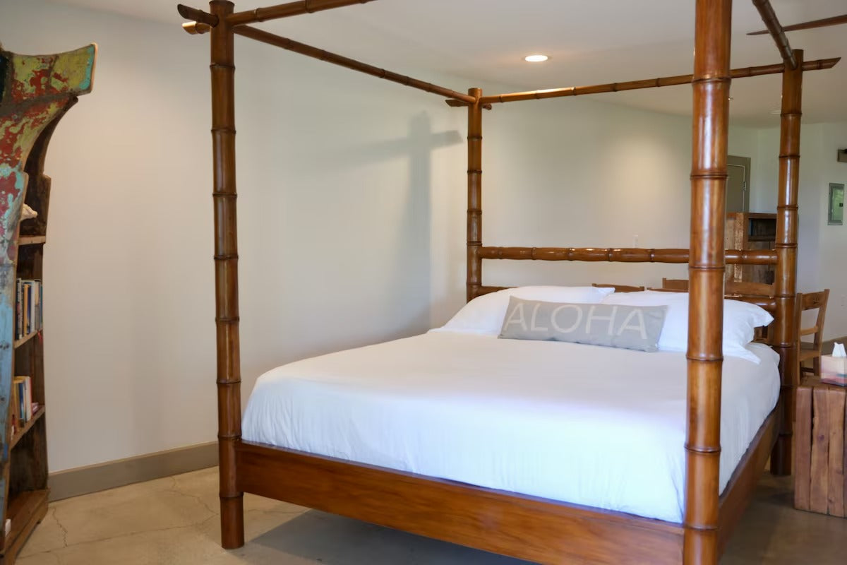 Oceanfront Studio - 100 Foot Wave Getaways