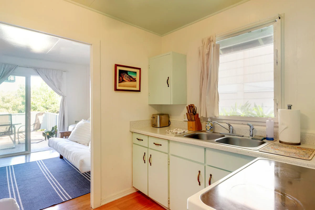 Laʻau Paina Beachfront Estate | House + Cottage