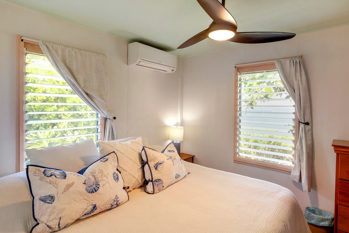 Laʻau Paina Beachfront Estate | House + Cottage