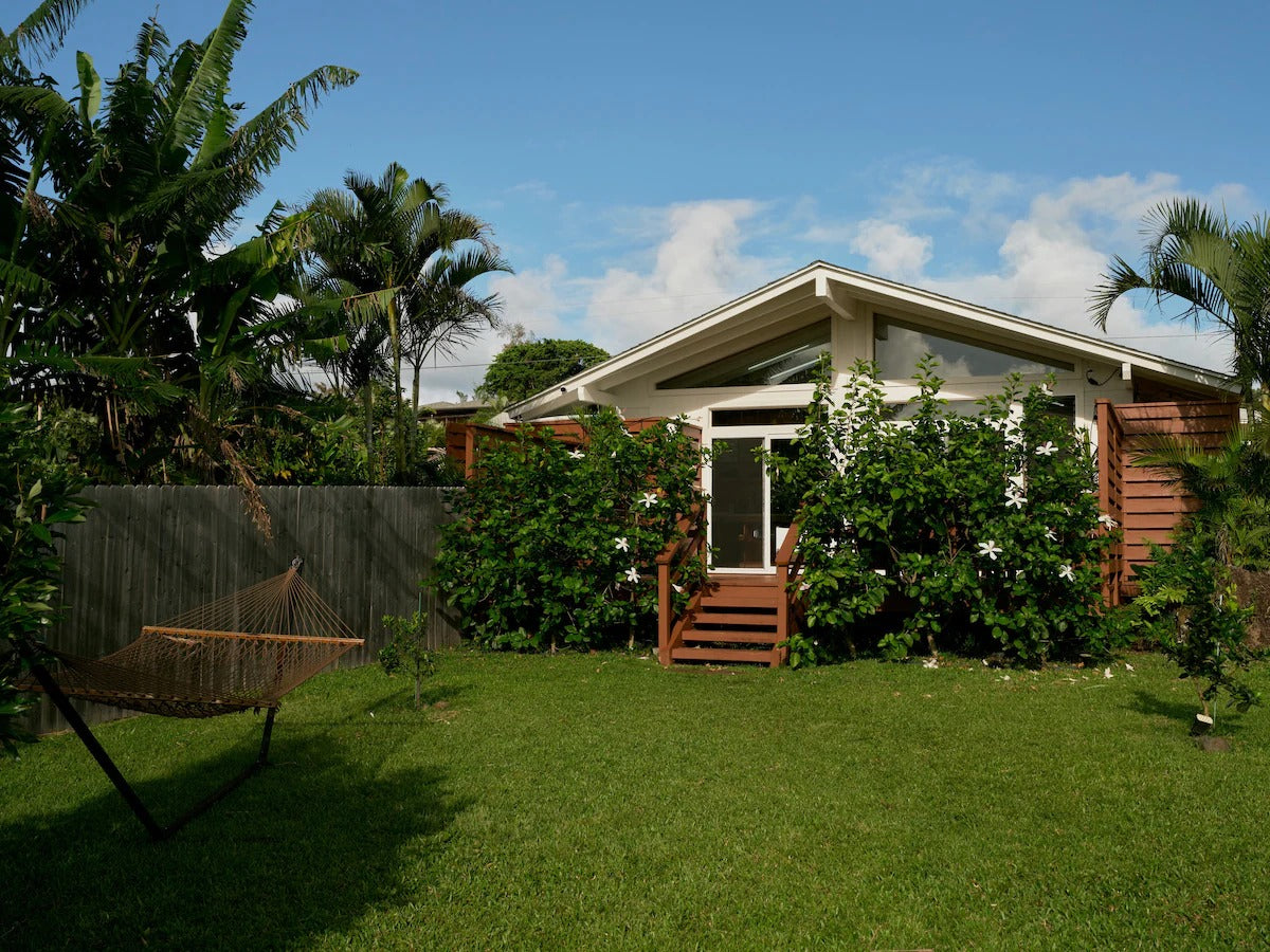 The Cedar House - Private Yard and Entrance!