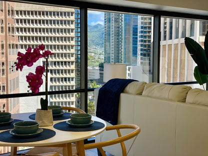 Honolulu Mountain View Condo w/ Free Parking