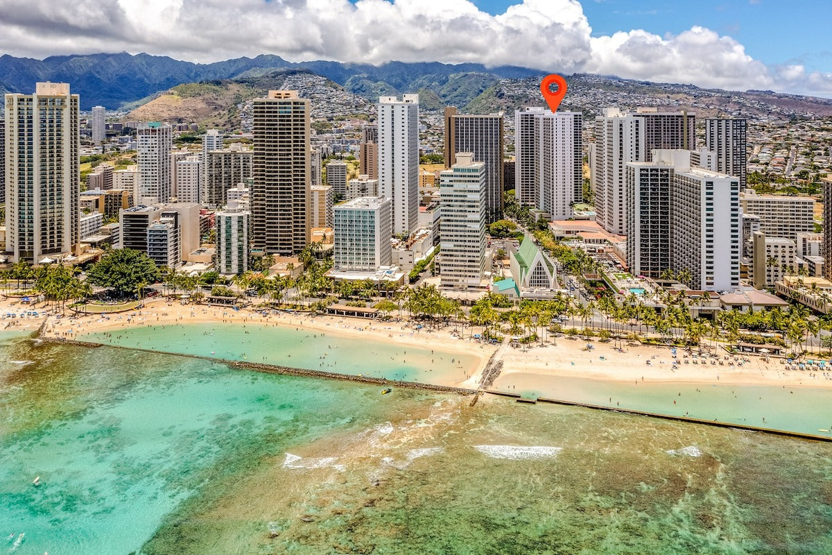 Renovated Waikiki Banyan w/ Diamond Head View