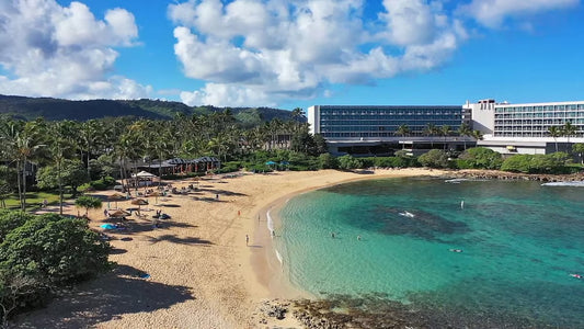 Turtle Bay Bungalow- Parking, AC & Walk to Beach