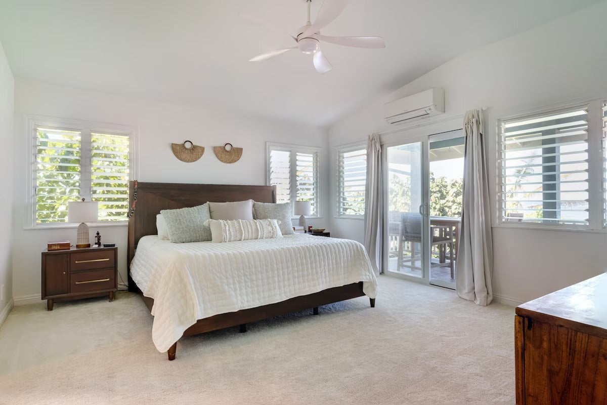 Laʻau Paina Beachfront Estate | House + Cottage