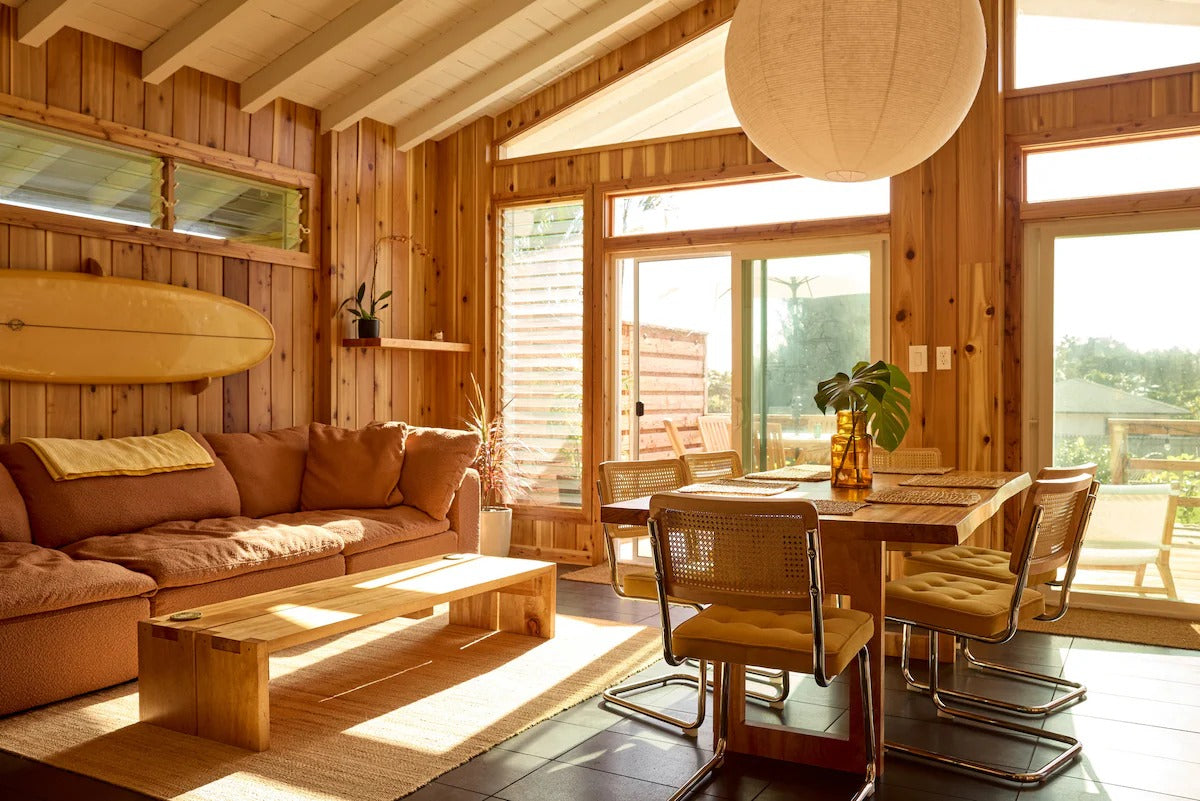 The Cedar House - Private Yard and Entrance!