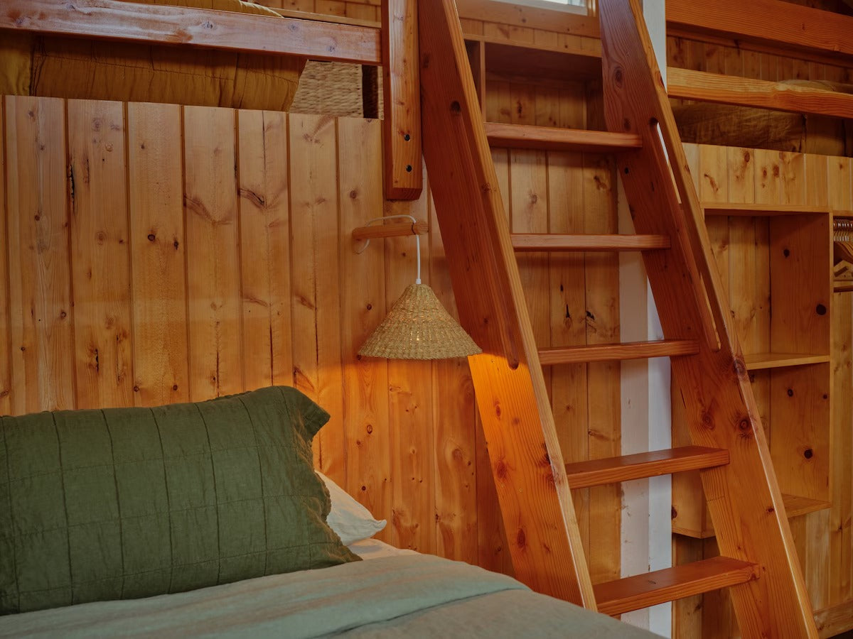 Aloha Surf Cabin - Private Yard and Entrance!