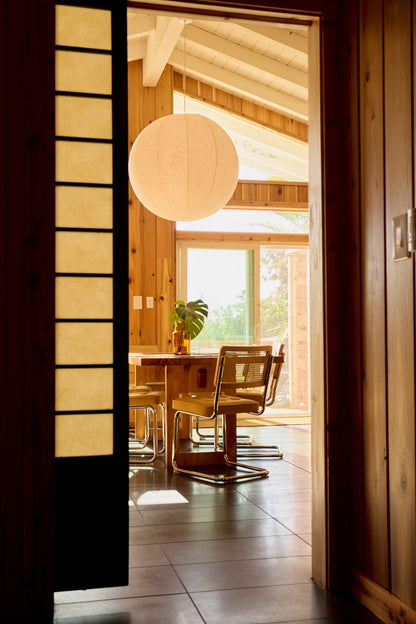The Cedar House - Private Yard and Entrance!